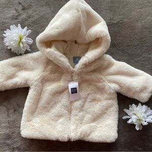 NWT Baby Gap Factory Faux Fur Hooded Jacket - Ivory 0-3 months